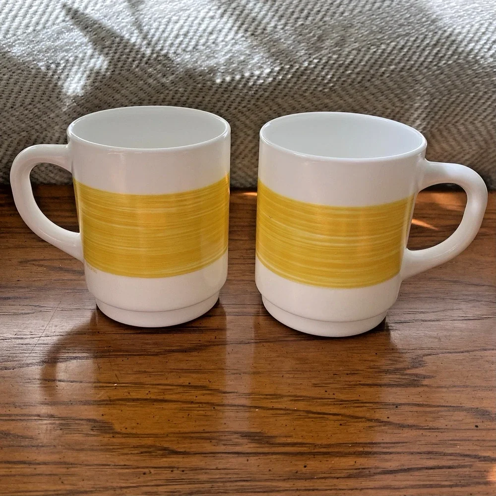 Lot of 2 Arcoroc ARC France Brush Spring Yellow Mugs Cups 3.5" tall 8 oz - Picture 1 of 6